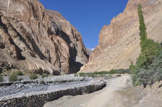 A l'entrée de la gorge de la Shillakong Togpo