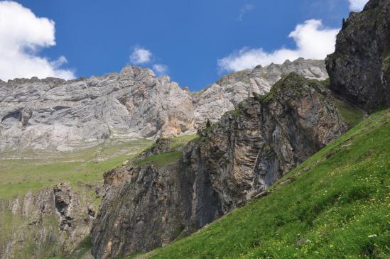 Au pied de la fenêtre de Monthieu