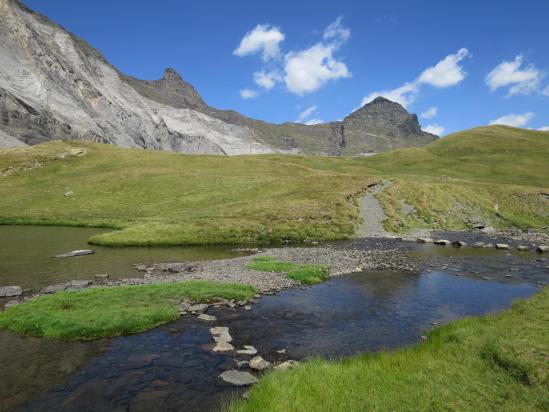 Traversée de l'exutoire du grand lac de Barroude