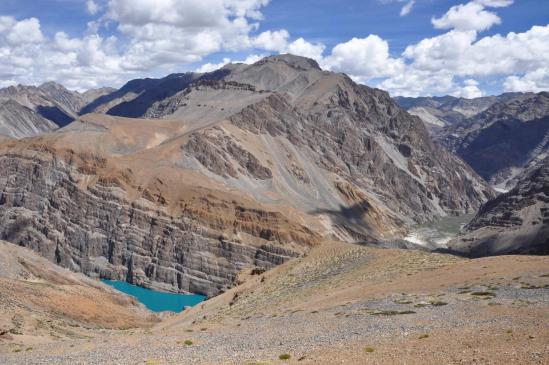 Depuis la selle de Tsore Konta, vue plongeante sur la vallée de la Tok Chu et le Tsho Tok