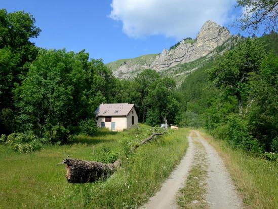 Ce qu'il reste du village abandonné de Chaudun...