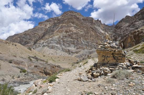 Sur la RG de la Tsarap Chu, le village abandonné de Mune Le