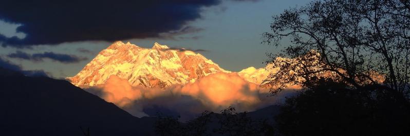 Coucher de soleil de rêve depuis Khame kharka (Massif de l'Annapurna I)