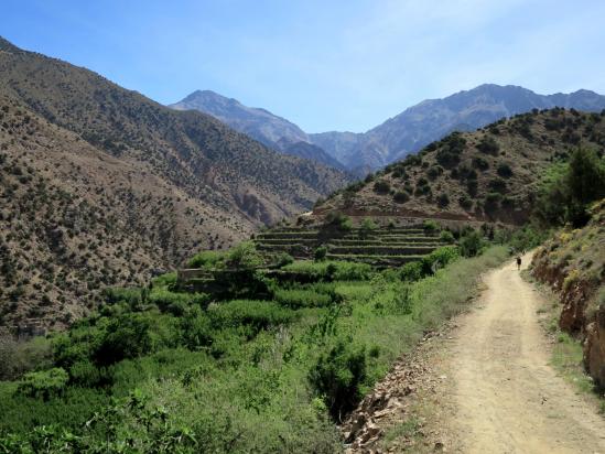 A l'entrée d'Aït Bakka, vue arrière sur le Meltsène et le Louah