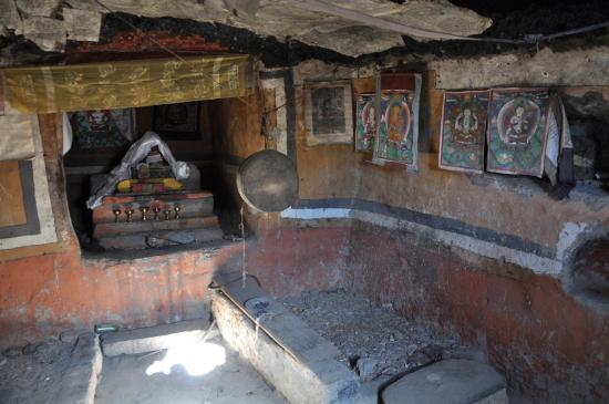 La gompa troglodyte de Chudzong