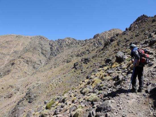 A l'approche du tizi n'Eddi (Adrar n'Oukaimeden)