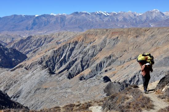 Sur l'arête de la Salde khola