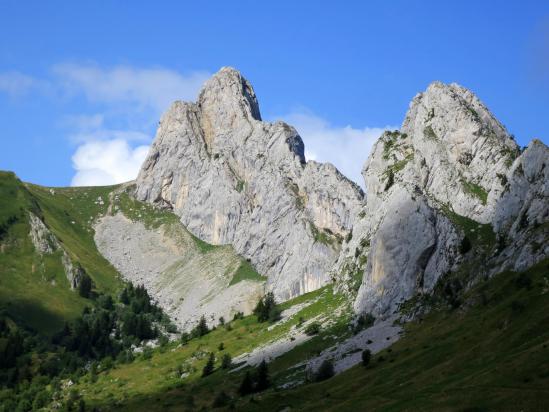 A l'approche de la cabane de Roybon face au Roc Cornafion