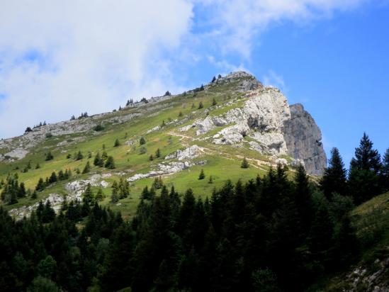 Depuis le sentier qui arrive de Pierre Virari vue sur le col de l'Arc et le Pic Saint-Michel