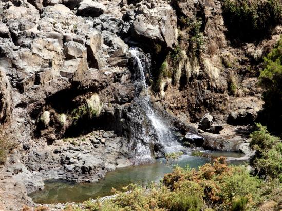 Les cascades enchanteresses de la rivière Jinbar