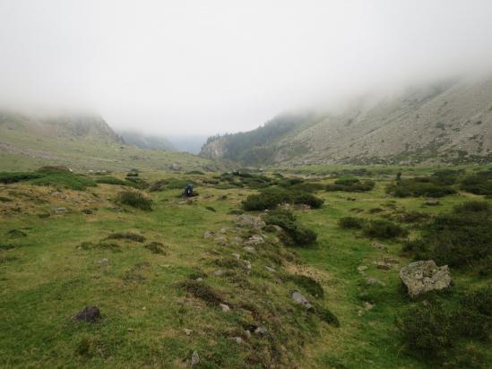 Descente de la vallée de la Pez côté France