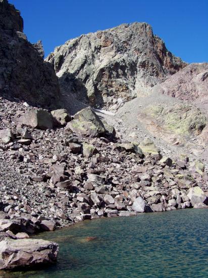 Le lac du Cinto dominé par le Capu Falu