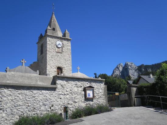 Passage devant l'église se Saint-Nizier-du-Moucherotte