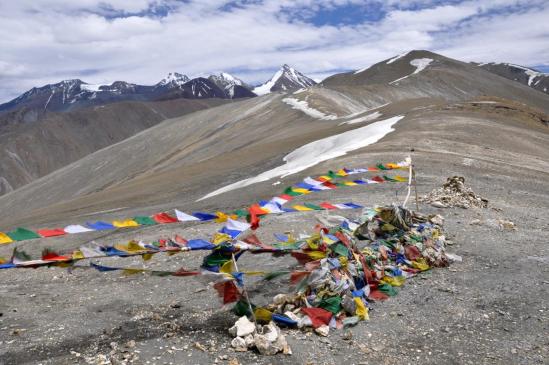 Passage au Zalun Karpo La (5197m)