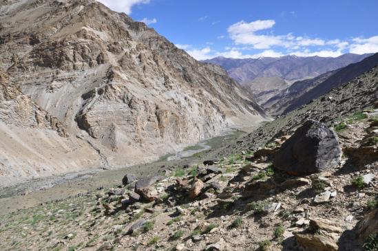 Descente de la vallée de la Langthang Chen