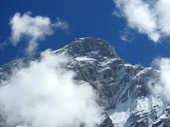 Le sommet W du Dhaulagiri I vu depuis l'Italian Camp