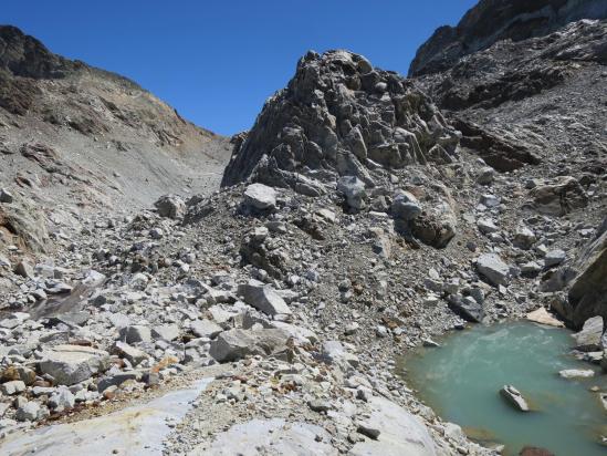 A l'approche du col des Gourgs Blancs