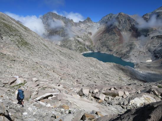 Initialisation de la descente depuis le col du Xel de la Vaca (lac du Portillon d'Oo)