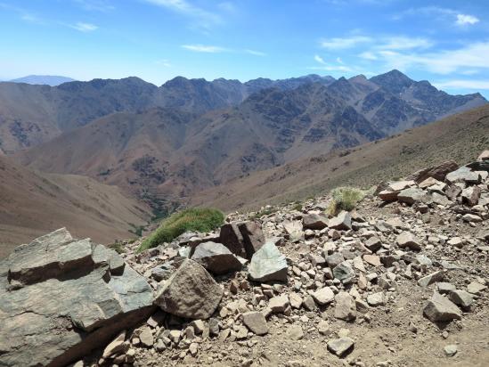 Franchissement du tizi n'Ouraï (vue sur Ouanoukrim et Toubkal)