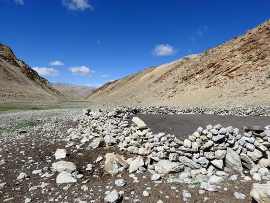 La doksa à l'entrée de la vallée des kiangs