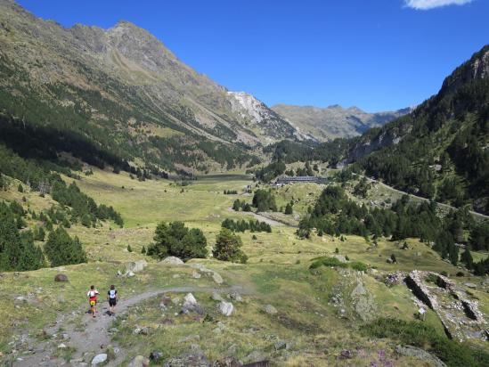 Depuis Corona de Remune, vue sur le vallon des llanos del hospital