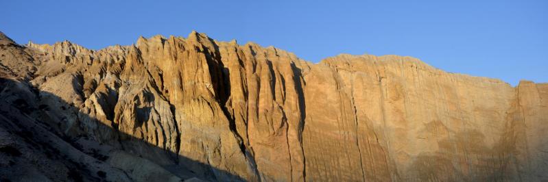 Remontée de la Yak chu khola en direction du Tiu La