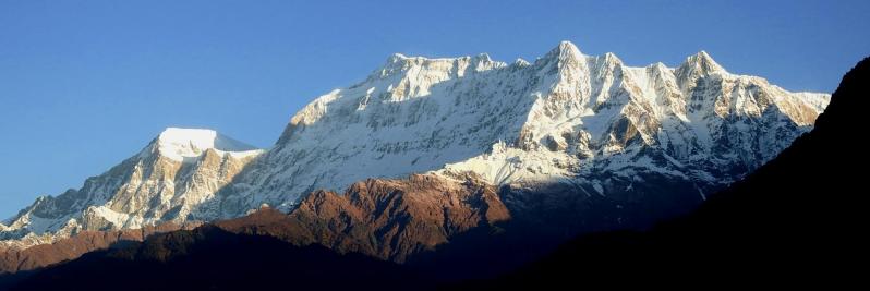 Depuis l'école de Khibang, vue panoramique sur le Ghustang, le Gurja, le Konabon et le Myagumath