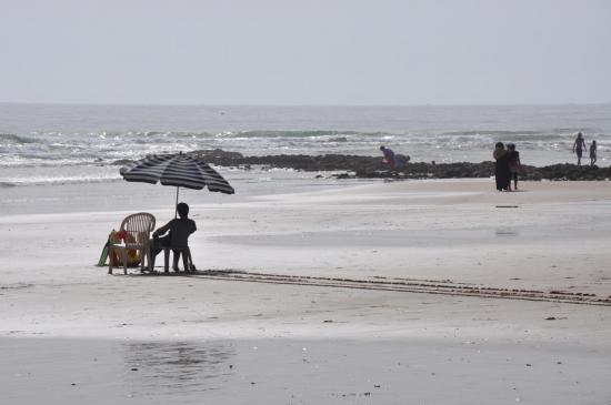 Farniente sur la plage de Tamraght