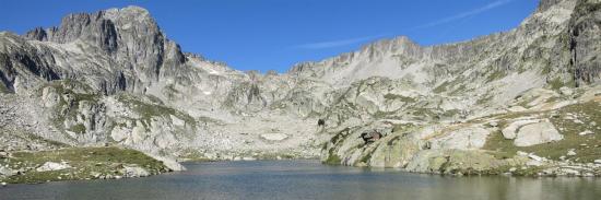 Les lacs Cambalès au-dessus du refuge Wallon