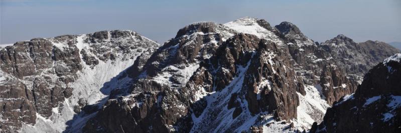 Panorama depuis le sommet du Ras Ouanoukrim (Tazaghart, Afella, Biguinoussène et Aguelzim)