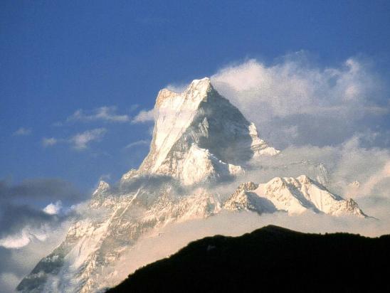 Le Machhapuchchhre réapparaît après l'orage