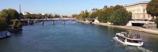 La Seine au niveau du pont des Arts à Paris