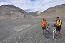 Au passage le Shumik La, le col le plus facile du Monde (30m de dénivelée...)